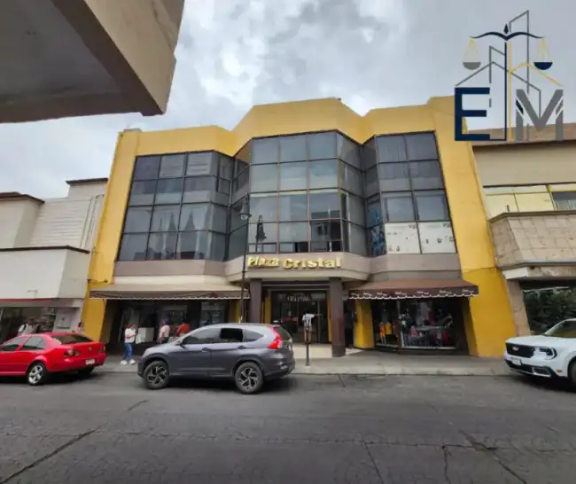 Locales en plaza cristal